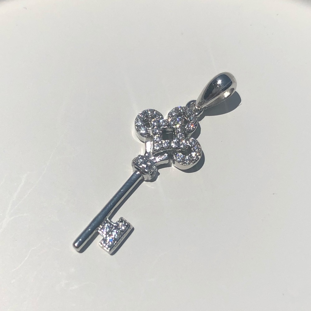 925 Key pendant